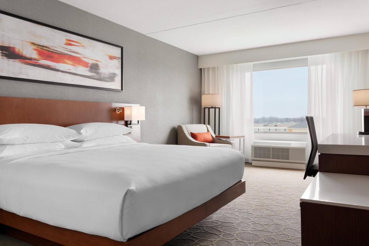 Delta Hotels By Marriott Indianapolis Airport Exterior photo