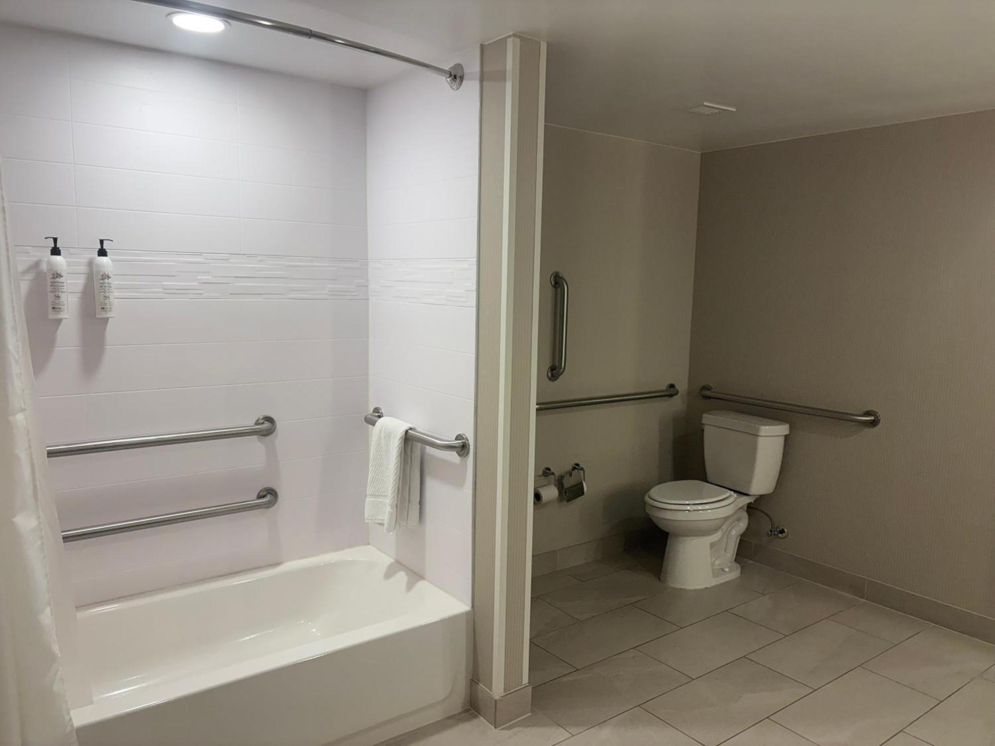 Delta Hotels By Marriott Indianapolis Airport Exterior photo
