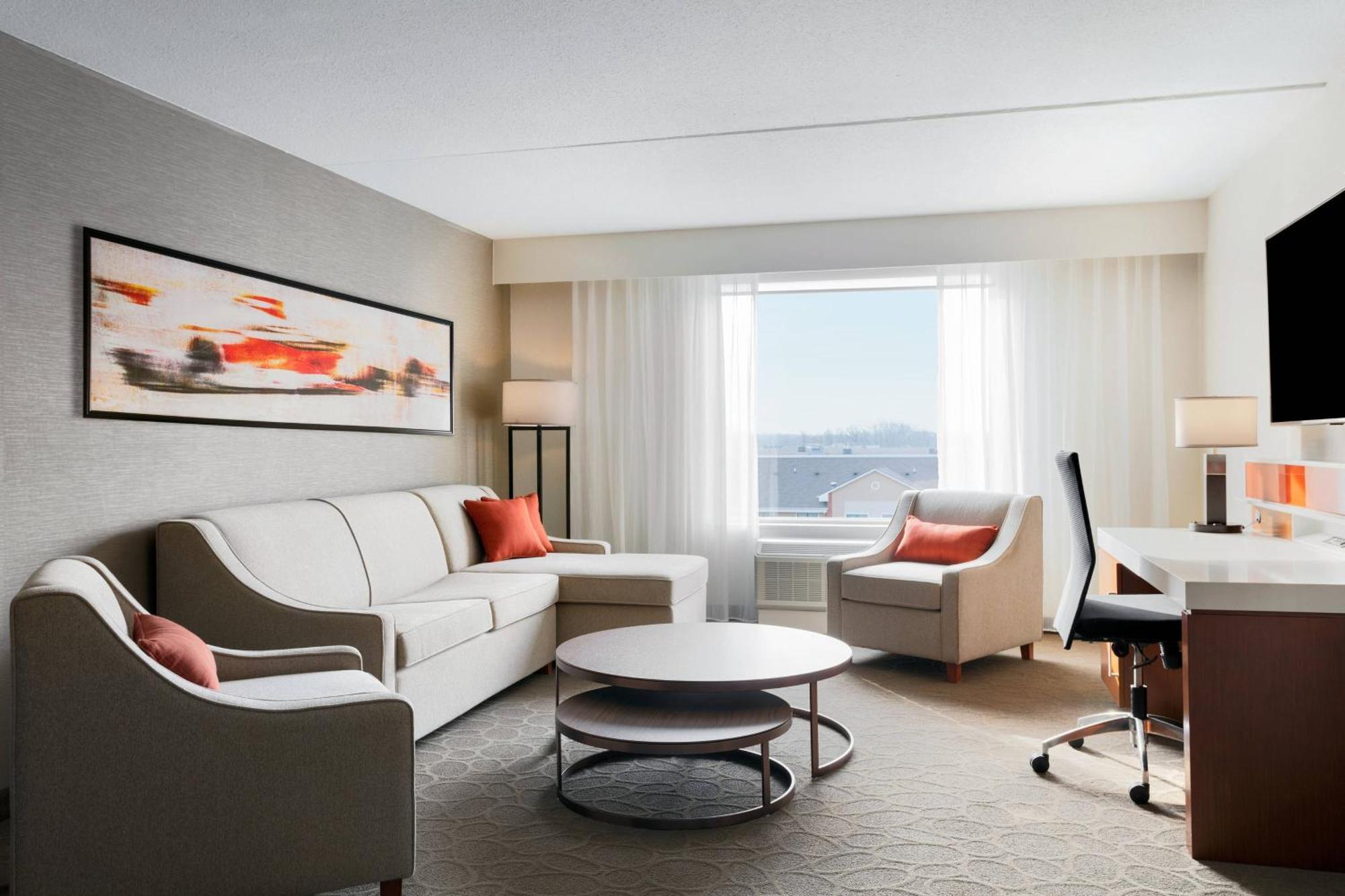 Delta Hotels By Marriott Indianapolis Airport Exterior photo